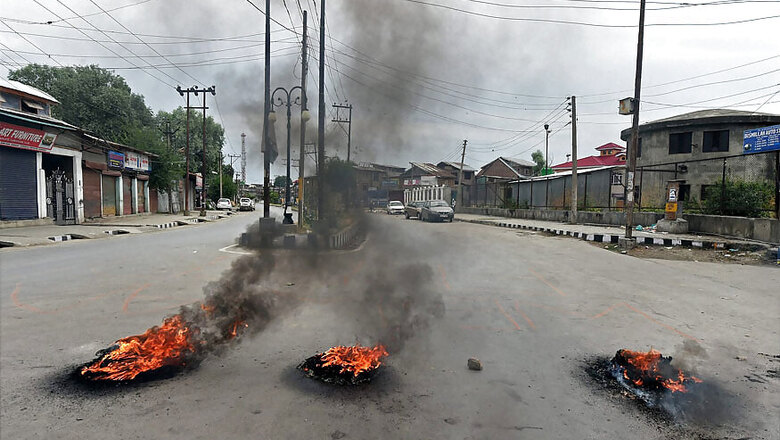 Another School Building Set on Fire in Kashmir, Count Touches 25