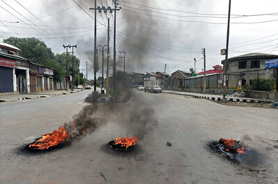Another School Building Set on Fire in Kashmir, Count Touches 25