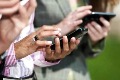 Conman Posing as Woman Stalks UP Officers' Wives on Facebook, Strips on Video Call