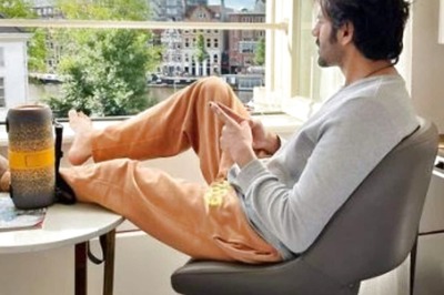 Kartik Aaryan Hilariously Asks 'Aadhar Card Doon?' After Fans In Europe Can't Believe It's Him