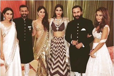 When Kareena, Karisma Kapoor and Saif Ali Khan Posed with Sonam and Anand Ahuja at Their Wedding Reception
