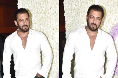 Ganesh Chaturthi 2022: Salman Khan Looks Dapper As He Visits Sister Arpita Sharma's Residence