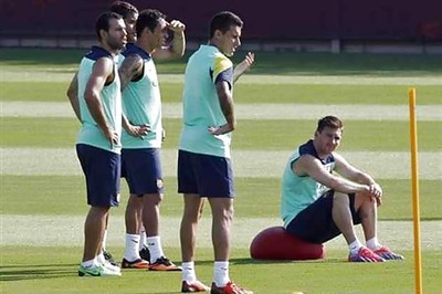 Barcelona end 'Peace Tour' with Tel Aviv display