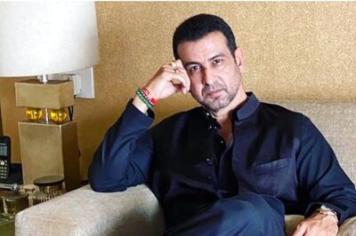 Ronit Roy Recalls His 'Rocky' Career, Reveals a Producer Once Said 'Isse Accha Junior Artist Ke Saath Karo' | Exclusive