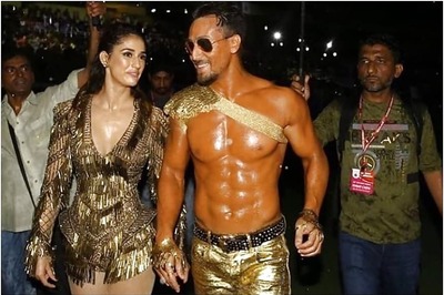 Disha Patani, Tiger Shroff Sizzle at Indian Super League Opening Ceremony, Watch Video