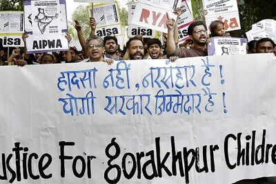 Former Principal of Gorakhpur's BRD Medical College Walks Out of Jail After 10 Months