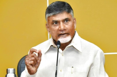 Chandrababu Naidu Leads Protest March to AP Assembly, Seeks Relief for Construction Workers