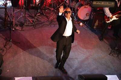 Pitbull sings theme song for 'Men In Black 3'