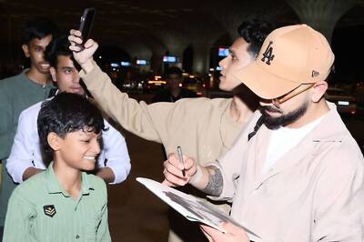 'Aapka Gift Accha Tha': Virat Kohli Offers Paparazzi Gift Hampers Ahead of Departure to New York for T20 World Cup