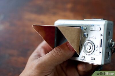 How to Reduce Glare on a Digital Camera Screen