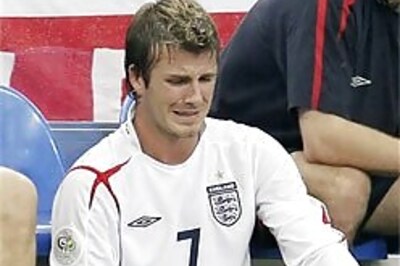 Beckham quits as England skipper