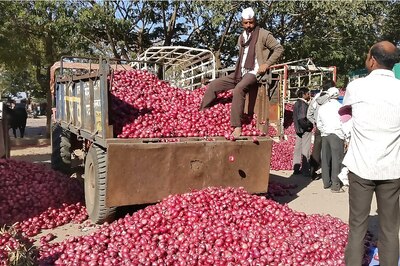 As Onion Prices Collapse to a Rupee Per Kg, Farmers Promise to Make BJP Pay in 2019