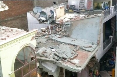 4-storey building collapses in West Delhi, 5 dead