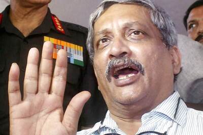 Using Non-Bullet Proof Car, Manohar Parrikar Dares Enemy to Shoot Him