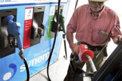 Oil hits record near $106 on weak dollar