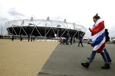 Newspaper smuggles fake bomb into London Games park