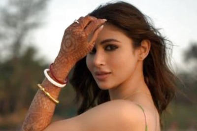 Mouni Roy Flaunts Her 'Shaakhaa Pola' in Gorgeous Beach Wear; See Pictures