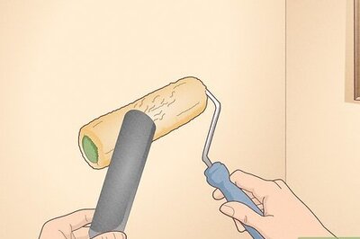 How to Use a Paint Roller Without Making Marks or Streaks
