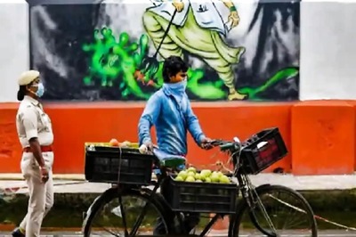 Hawkers Can Now Avail Rs 10K Loan Scheme Through Common Service Centres: CSC e-Governance