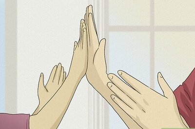 16 Simple Hand Clapping Games for Kids of All Ages