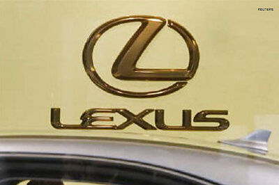 Toyota halts Lexus sales after safety threat