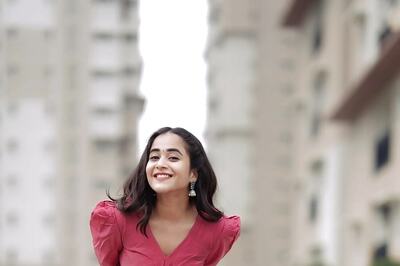 Deepthi Sunaina’s Pink Flowy Dress Is Perfect For A Casual Day Out