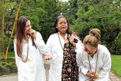 Malaika Arora Documents ‘Happiness’ in This Candid Click with Mom, Sister Amrita Arora; See Photo