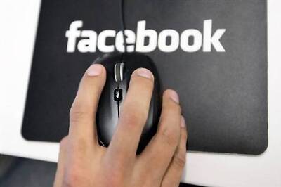 Teens spend 86 pc time daily on Facebook: Survey