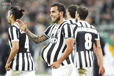 Record-breaking Juventus scrape past Parma