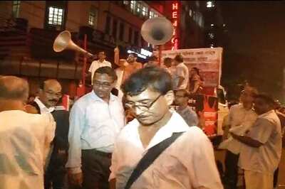 Left rally in Kolkata turns violent, protestors injured after police lathicharge