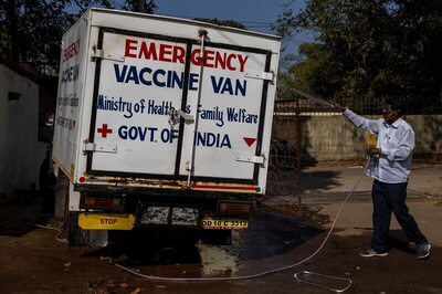 As Oppn-ruled States Complain of Vaccine Shortage, Govt Warns Against 'Politicking' Over Pandemic