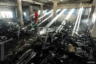 Bangladesh: Fire guts garment factory, six killed