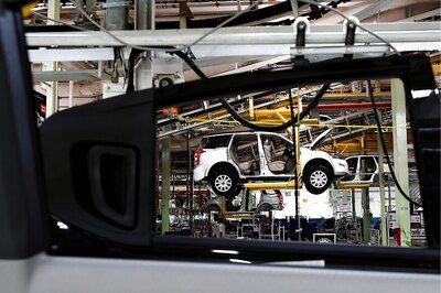 Automakers Hope Festive Season Will Lessen Sales Slowdown