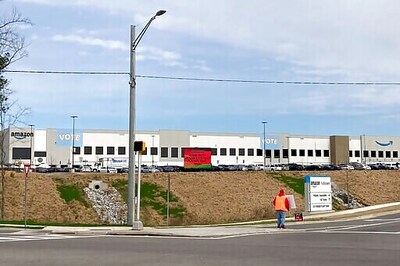 'Treating Us Like Robots': Amazon Workers Seek Union