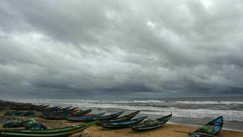 16 drown in sea as boat capsizes
