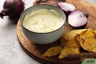 How to Make Sour Cream Chip Dip