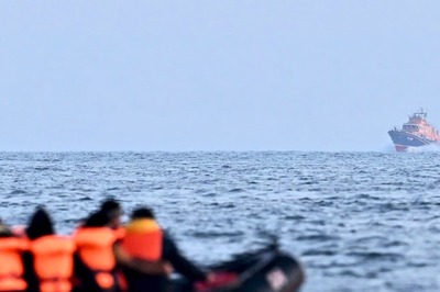 Over 30,000 Migrants Crossed English Channel to Enter UK in 2023