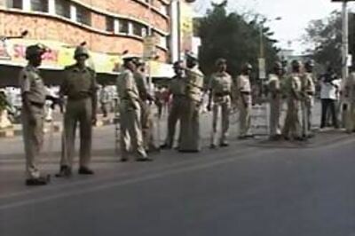 Mumbai Police seek legal help to act against Raj