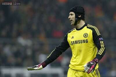 Jose Mourinho hopes Petr Cech stays despite losing Chelsea spot