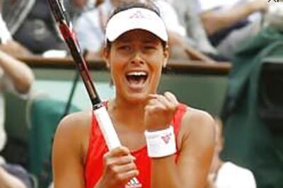 Ivanovic hangs tough to set up Safina date