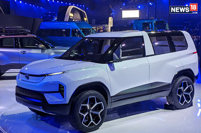 Tata Sierra at Auto Expo 2020: Pratap Bose Explains the Design of Electric SUV Concept - Watch Video