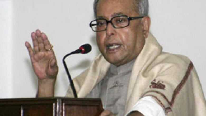 Rajapaksa invites Karuna, Jaya to Sri Lanka