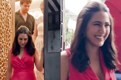 Sara Ali Khan Glows In Pink, Indulges In Fun Chat With Paparazzi; Watch