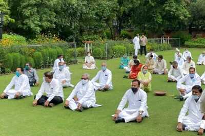 'Behave in Gandhian Way': CM Gehlot's Advice to Protesting MLAs at Jaipur Raj Bhavan