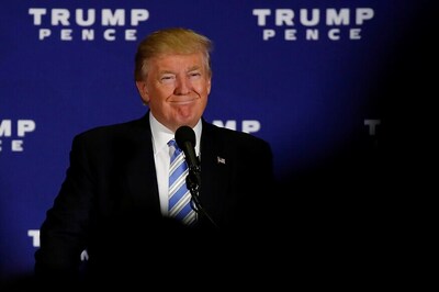 Trump Asks Latinos, African Americans to Give Him Needed Win in Florida