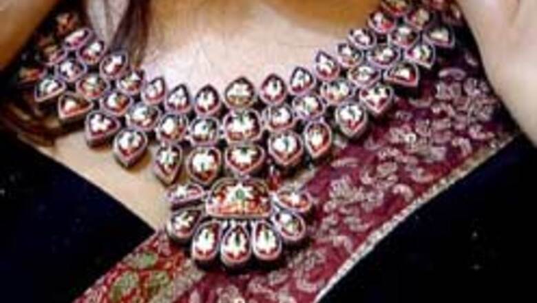 Jewel thief strikes at Bridal Asia show