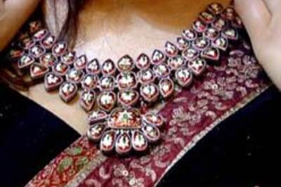 Jewel thief strikes at Bridal Asia show