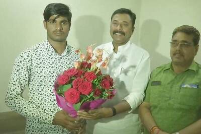 Election 2019 LIVE: MP Man, Who Praised Modi at Digvijaya Singh's Rally, Felicitated by BJP