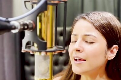 Shehnaaz Gill's Cover of KGF 2 Song 'Mehbooba' Leaves Fans Swooning, Check It Out Now