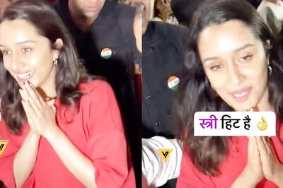 Shraddha Kapoor Gets Mobbed As She Steps Out of Stree 2 Show; Paps Tell Her 'Hit Hai Film' | Watch